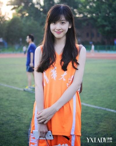 [图]雪糕校花走红 李炫臻<em>PK奶茶妹妹</em>章泽天谁