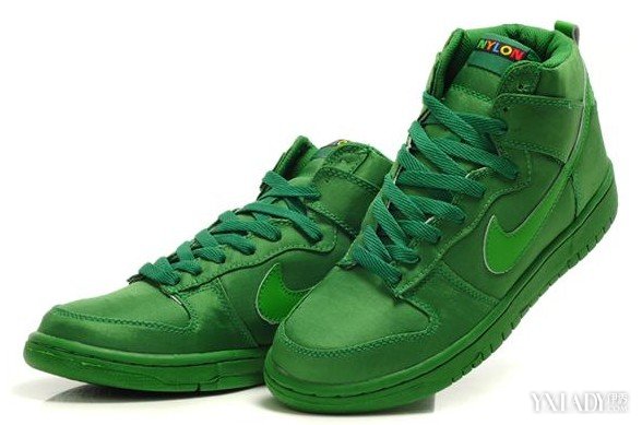 【图】绿色鞋子搭配上衣图 3款不同场合的绿鞋穿搭给你做借鉴