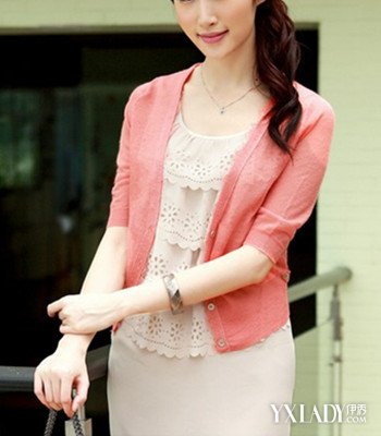 【图】<em>短款</em>毛衣<em>开衫图片欣赏</em> 3款完美<em>搭配</em>让你