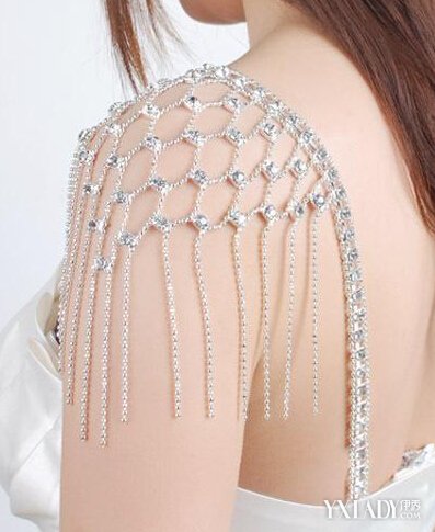 【图】<em>文胸</em>带<em>露出来</em>该<em>怎么</em>办 达人支招帮你解