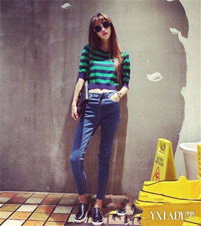 【图】紧身美女热舞自拍欣赏 4款造型让你热辣