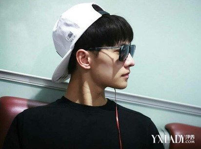 【图】反戴帽子帅哥杨洋 迷人街拍快来看(3)_反