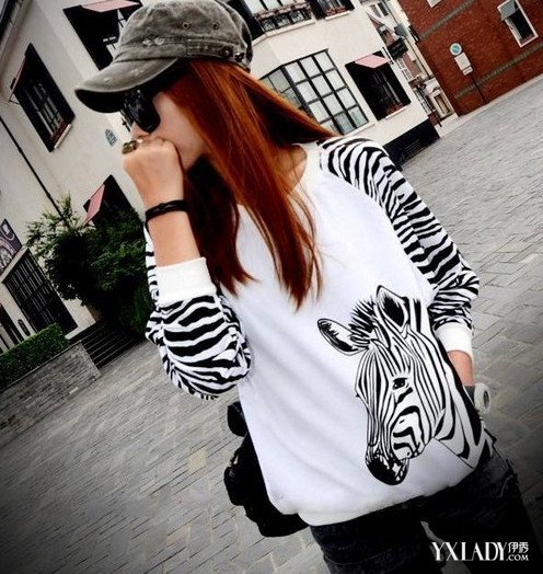 【图】斑马衣服配什么裤子 时尚斑马上衣穿出
