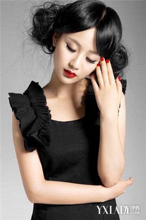 【图】杨紫穿<em>文胸</em>性感迷人 <em>认识文胸</em>穿出适合