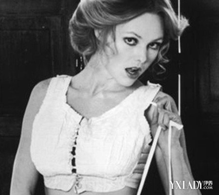 【图】<em>文胸</em>演变的<em>历史</em> 揭秘女性挚爱之物的诞