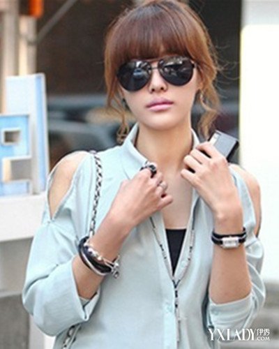 【图】秋装女上衣露肩装搭配 一秒令你性感又