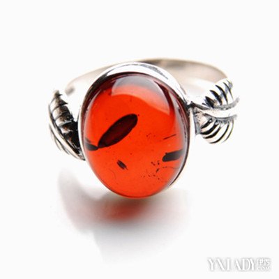 【图】琥珀戒指 教你怎么判定真伪及价格高低