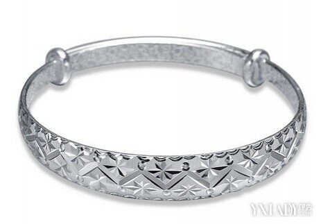 【图】介绍详细的银手镯的戴法 4个内径挑选法