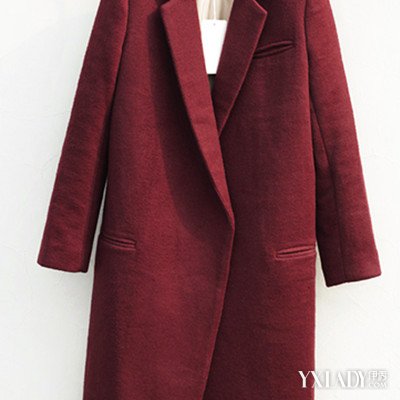 【图】欣赏几款枣红色大衣搭配图 介绍枣红色大衣配该配什么围巾