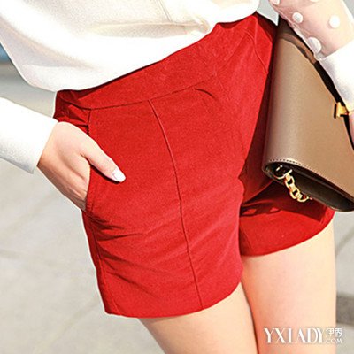 【图】酒<em>红色短裤配什么</em>颜色上衣<em>好看</em>呢 十种