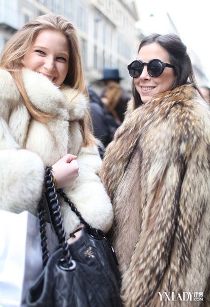 【图】毛绒绒女式皮草上衣裹住温度 散发迷人