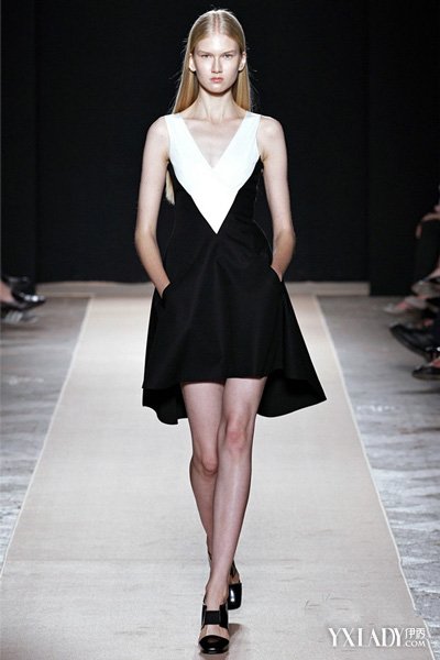 【图】v领连衣裙打造轻熟风优雅美 换季不可缺