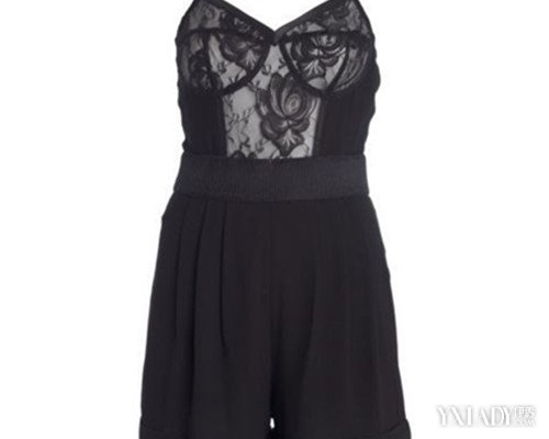 详解玄色灯笼裙若何搭配上衣教你正确穿搭灯笼裙