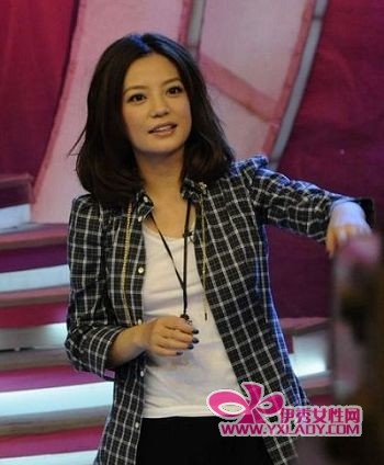 百变<em>赵薇</em> 瘦脸<em>发型</em>大回顾_明星<em>发型</em>_美容-伊秀