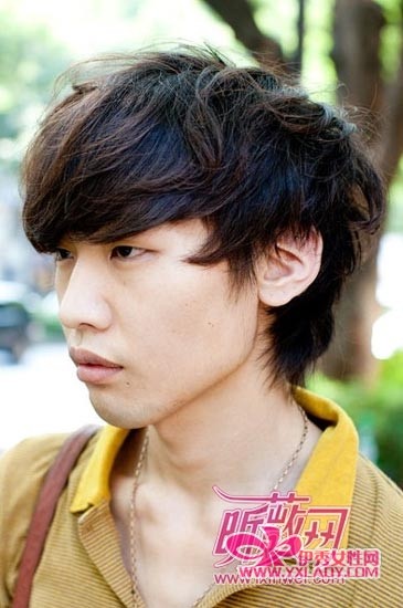 玩转新花样 <em>日本</em>男生<em>秋季</em>5款新发型(组图)_<em>流行</em>