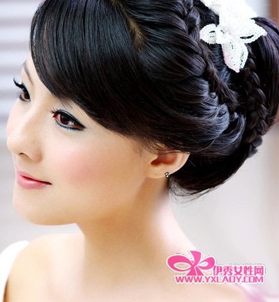 <em>新娘发型</em>点评:蕾丝