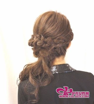 【<em>韩式盘发</em>技巧】5款夏日<em>盘发发型图片</em> 时尚优