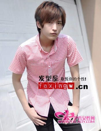 【<em>男士发型设计</em>】2011最新<em>韩版</em>男生发型搭配