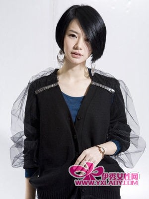 【明星<em>发型</em>】多变<em>戚薇</em>时尚<em>发型</em>特辑 长短发都