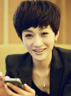 【图】范冰冰头上功夫也不赖 棕红色短发显个