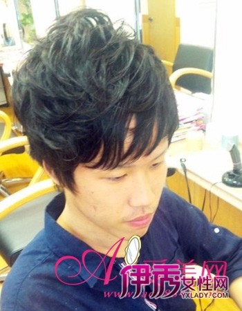 潮流男生纹理烫发型+帅气百分百