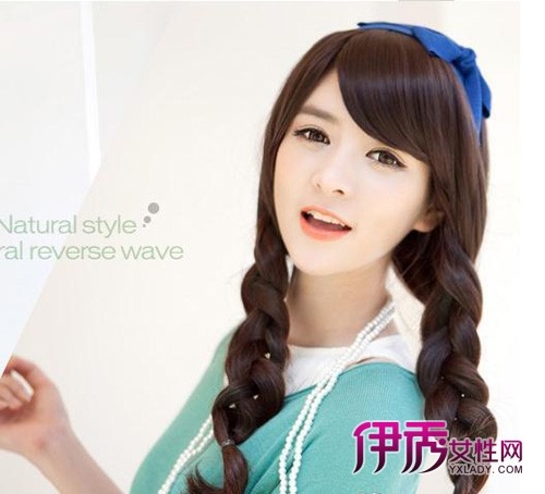 双<em>马尾辫发型</em>