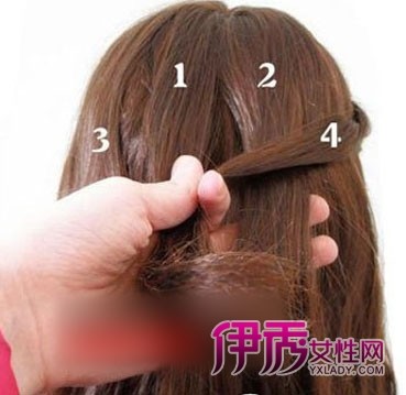 冬季最<em>简单好看</em>的中长发<em>发型</em>扎法(3)_DIY<em>发型</em>