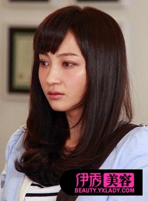 梨花头发型图片+甜美白搭