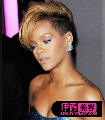 看蕾哈娜短发<em>朋克发型</em>