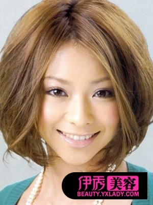 发型更加饱满,表面发丝略微凌乱