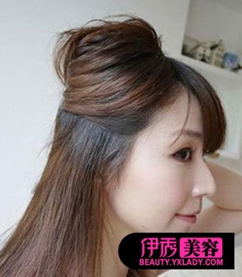 蓬松<em>发型</em>扎法 DIY甜美花苞头_DIY<em>发型</em>_美容-伊