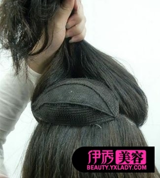 怎样<em>梳头发</em>好看视频+长发<em>梳头</em>发型