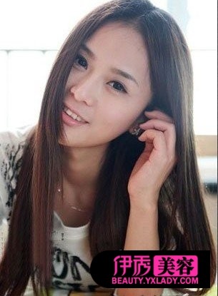 <em>直发发型</em>-柔顺<em>中分</em>