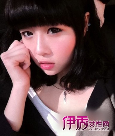 2012年流行的<em>女生黑色短发发型</em>(7)_流行<em>发型</em>_