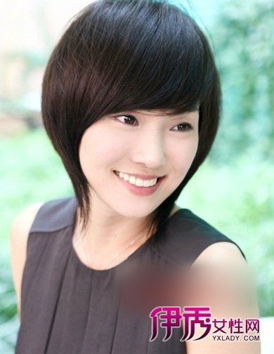 2012年流行的<em>女生黑色短发发型</em>(6)_流行<em>发型</em>_