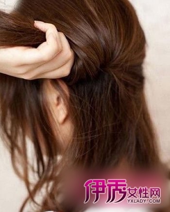 齐<em>刘海</em>公主头<em>发型扎法</em> 乖巧可人甜美(2)_DIY发