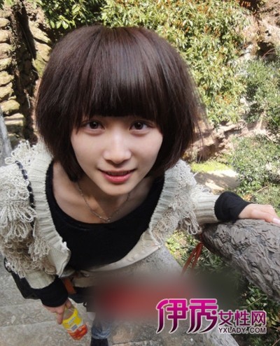 <em>额头窄适合什么发型</em>平刘海完美修饰额头缺陷(