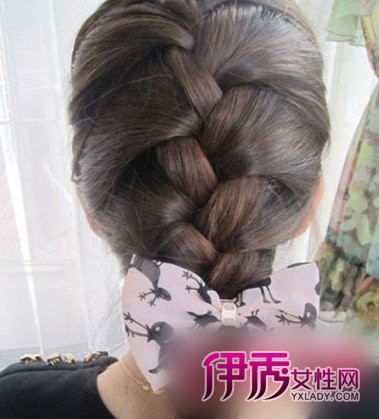 最新时尚2011<em>韩式编发</em>教程<em>蝎子辫</em>凸显柔和美