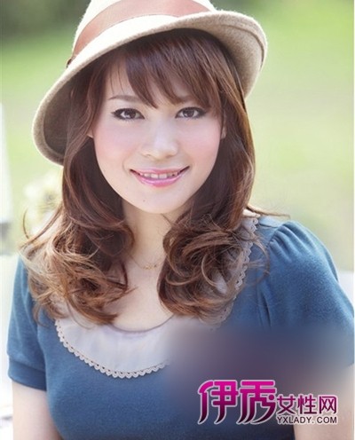 头发少女生适合烫的空气感卷发发型