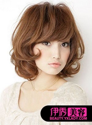 <em>头发少</em>的发型视频+纯净自然的短卷发