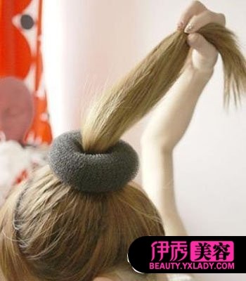 长头发怎么扎花苞头+ol<em>发型</em>