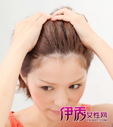 <em>韩式短发型扎法图解</em>三分简单扎出时尚feel(2)_