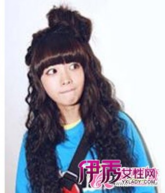 略有弧度的刘海,是这款发型的亮点