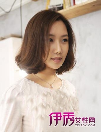 <em>圆脸</em>宽脸<em>适合的</em>瘦脸<em>发型</em>设计