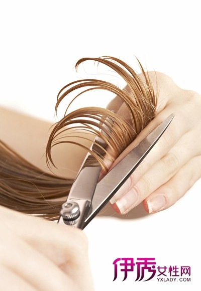 学简单剪发技巧 给自己当发型师(4)_DIY发型_