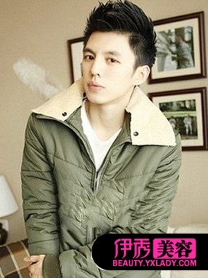 高高耸起的<em>头发</em>利用发蜡打造出<em>造型</em>感