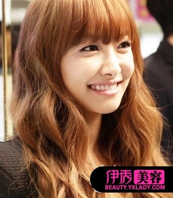 时尚卷发+迎合初春甜美风(5)