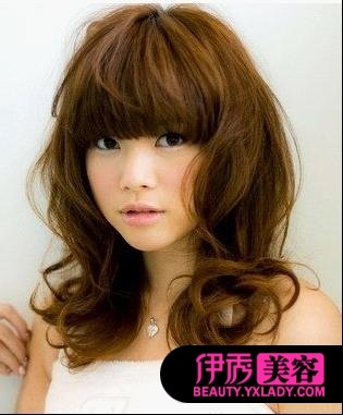 2012女生迷人<em>卷发发型</em> 变身性感女神(2)_流行