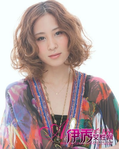 最热<em>短发</em> 不同<em>烫发</em>演绎不同风格,伊秀女性网美