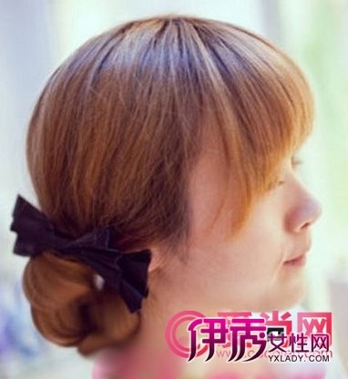 2012<em>最简单</em>的直发<em>发型</em>盘<em>扎法步骤</em>图解(3)_DIY